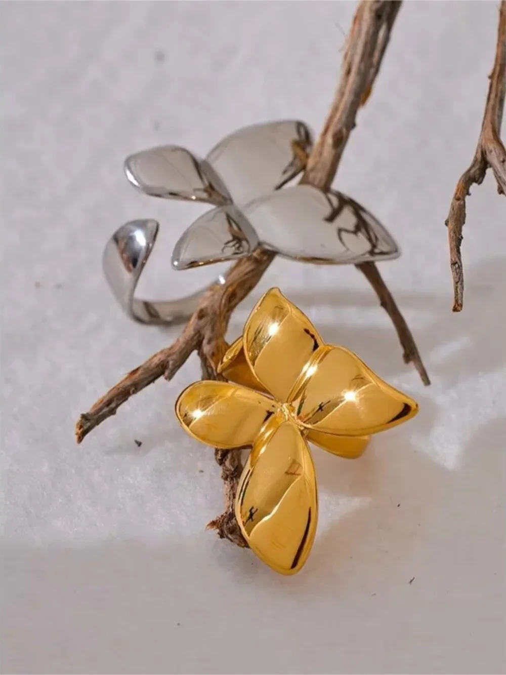 Polished Gold color Petal Ring